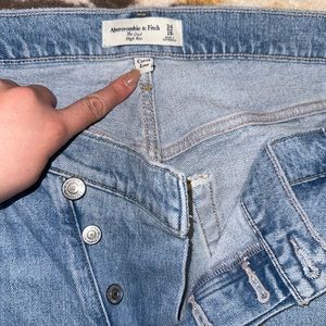 Abercrombie Curve love high rise dad jeans. Size 34